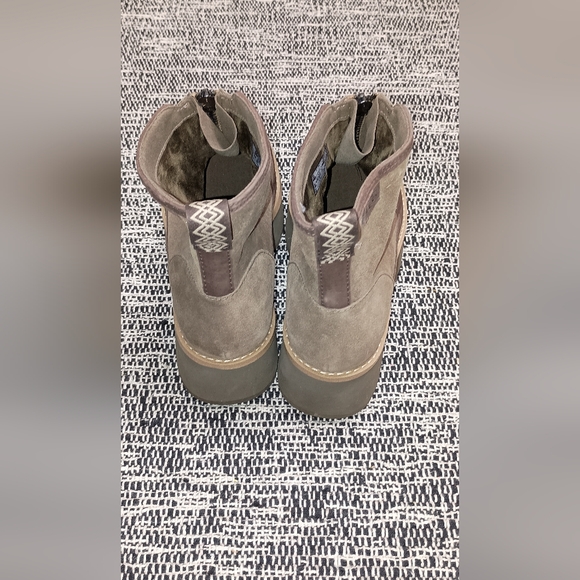 UGG City Func Front Zip Up Suede Brown Boots Women's 9 - Picture 14 of 15